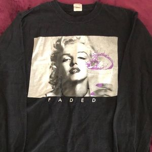 long sleeve black sweatshirt